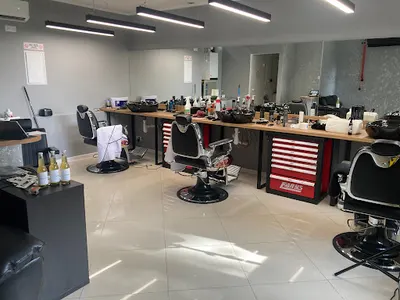 "JANIK" Barber Academy